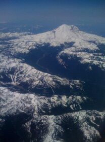 Mountains from the plane approaching SeaTac.jpg