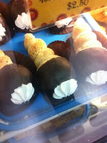 I m totally getting a choco horn for dinner.jpg