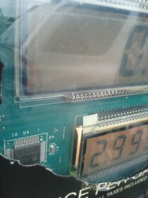 I like that the LCD on this gas pump uses DIP pack.jpg