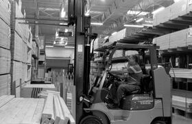 I didn t know that Toyota made forklifts, but appa.jpg